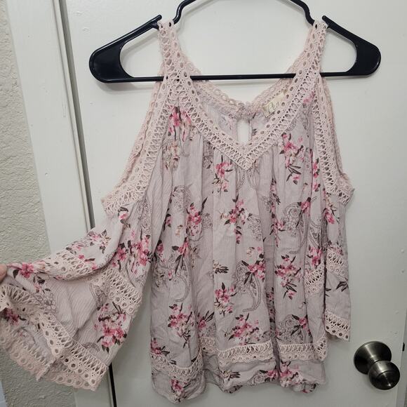 Penelope Peek a Boo -Cold Shoulder Pink Floral Top Blouse Womens Small - Picture 2 of 10